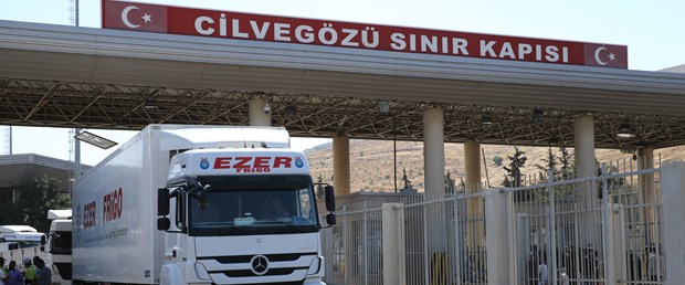 Esed Türk yardım TIR'larını engelledi