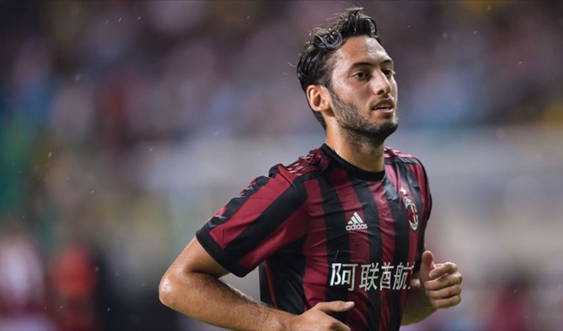 Hakan Çalhanoğlu Beşiktaş'ta!