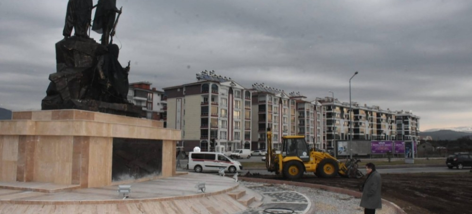 Balıkesir'de Başkan Saka, Ata Kavşağı’nda incelemelerde bulundu