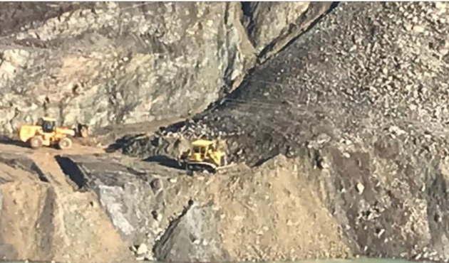 Adıyaman'da heyelan nedeniyle yol kapandı