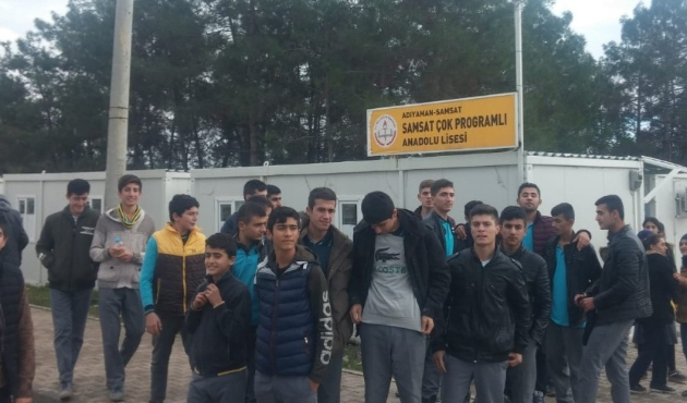 Adıyaman'da depremzede öğrencilerden Yemen’e destek
