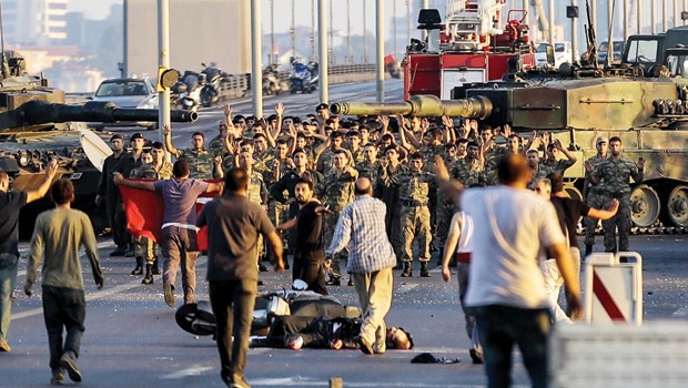 Yeniden darbe girişimi olursa... Yüzde 74,5 'Yeniden çıkarım' diyor