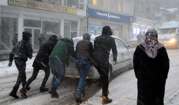 Adıyaman Besni’de kar hayatı olumsuz etkiledi