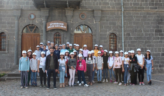 Diyarbakır'da bin 120 çocuk gezi programından faydalandı