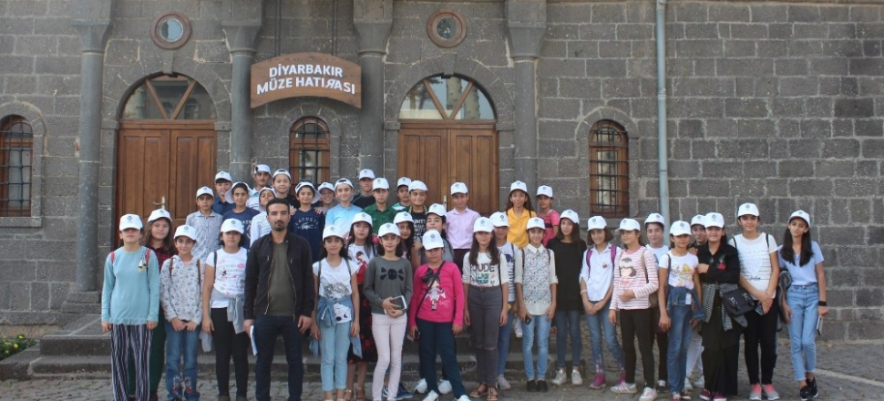 Diyarbakır'da bin 120 çocuk gezi programından faydalandı