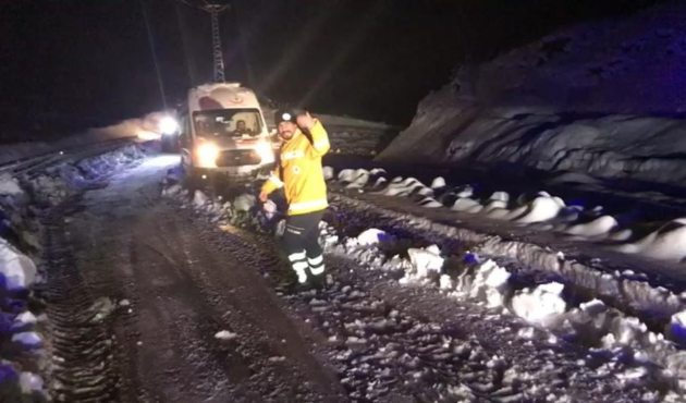 Adıyaman'da hastaya giden ambulans yolda kaldı