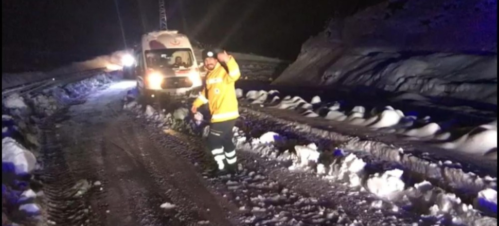 Adıyaman'da hastaya giden ambulans yolda kaldı