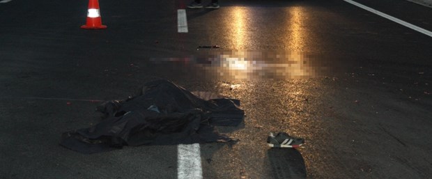 Üzerinden 4 otomobil 1 otobüs geçti!