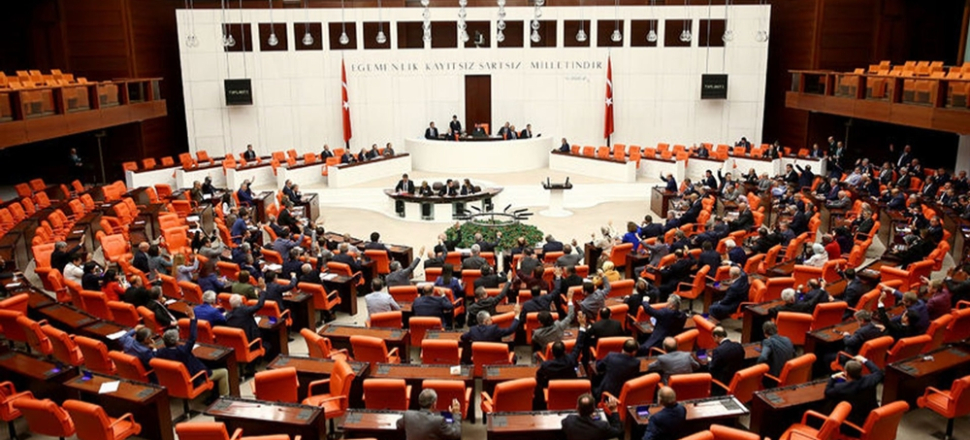 İlk 20 madde Meclis'te kabul edildi...