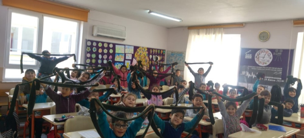 Antalya'da minik öğrencilerden Mehmetçiğe anlamlı destek