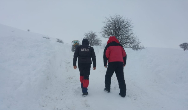 Tunceli'de mahsur kalan 2 kardeş kurtarıldı