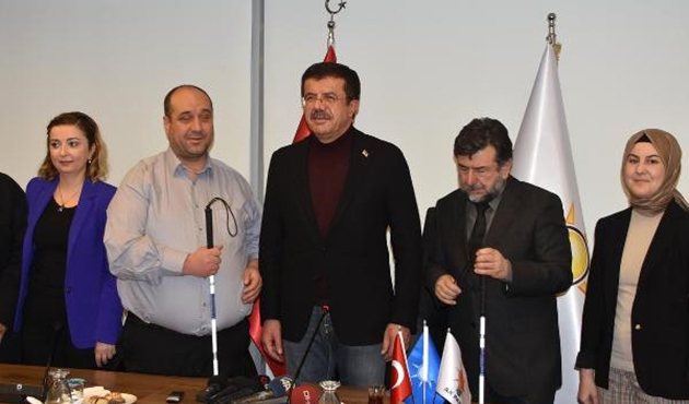 Zeybekci, görme engellilerle buluştu