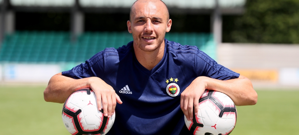 Aatif Chahechouhe Fenerbahçe'de kalıyor...