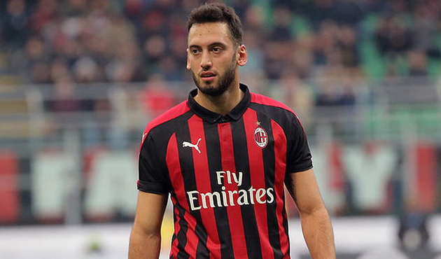 Hakan Çalhanoğlu Bundesliga'ya dönüyor