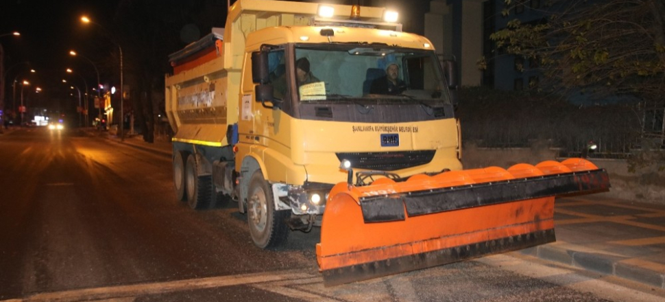 Şanlıurfa'da buzlanma ve don olaylarına karşı mücadele sürüyor