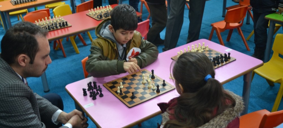 Afyon'da öğrencilerin ’akıl ve zeka oyunları’ mücadelesi