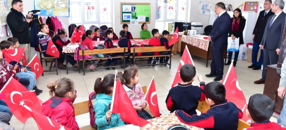 Malatya'da Gürkan öğrenciler ile buluştu