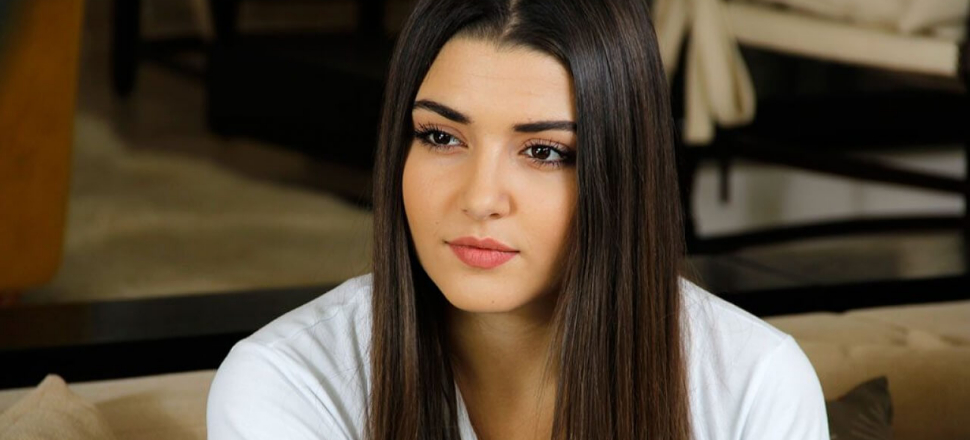 Oyuncu Hande Erçel'in annesi hayatını kaybetti!