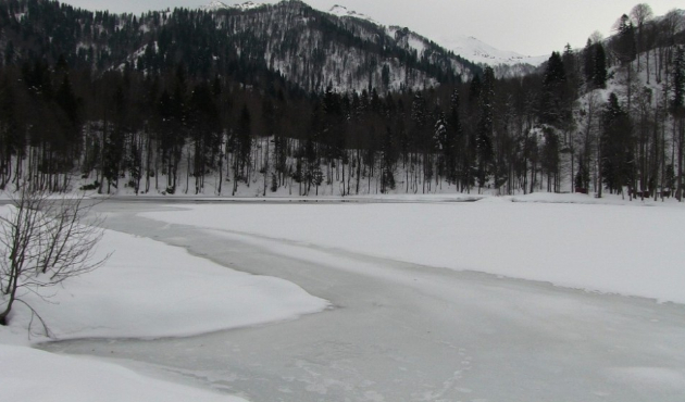 Artvin Karagöl'de kartpostallık görüntü