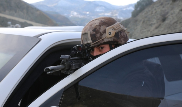 Artvin'de Özel Harekat polislerinden tatbikat