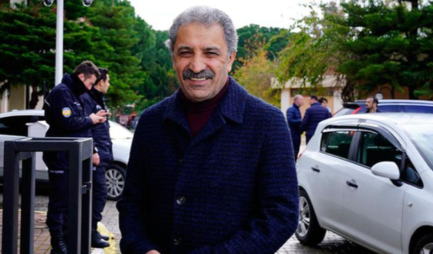 "Fenerbahçeli yöneticilerle şakalaşıyoruz, yukarıya nasıl çıkarız diye"