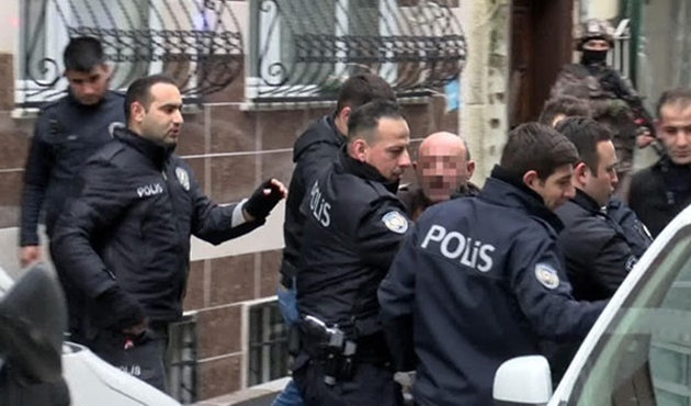 Fatih'te intihar girişimine polis müdahalesi!