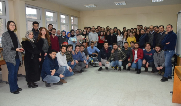 Düzce'de geleceğin mühendisleri yaptıkları ürünleri anlattı