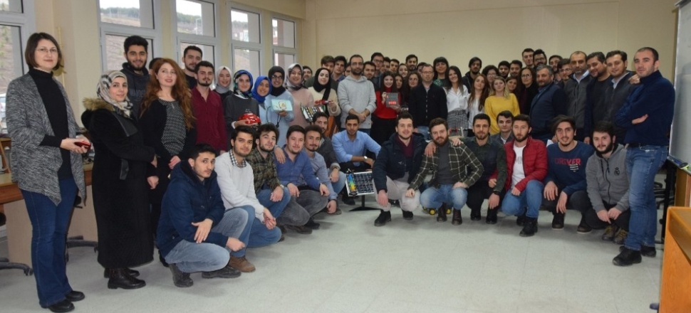 Düzce'de geleceğin mühendisleri yaptıkları ürünleri anlattı