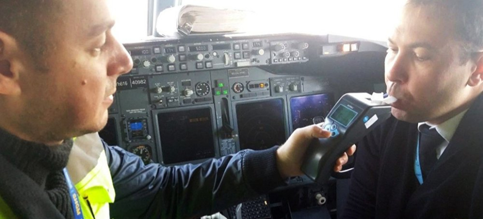 Pilot ve mürettebata alkol kontrolü başladı!