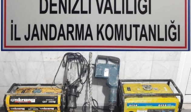 Denizli'de jandarmadan define avcılarına baskın