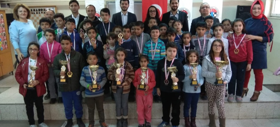 Kilis'te okullar satranç turnuvası başladı