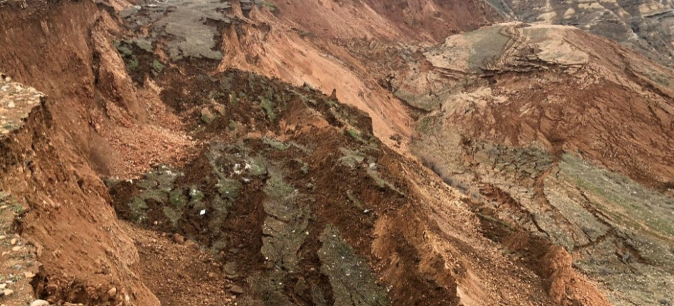 Adıyaman Kahta’da heyelan meydana geldi