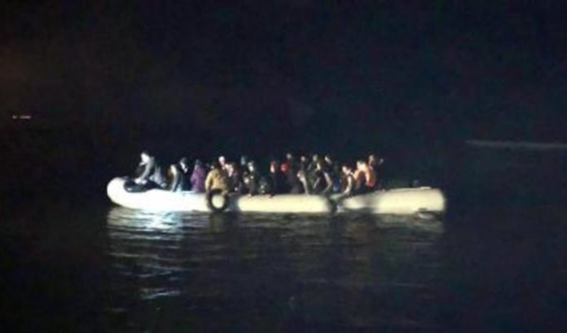 Ekipler 40 göçmeni kurtardı!