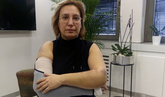 Doktorun yolunu kesip dehşeti yaşattılar!