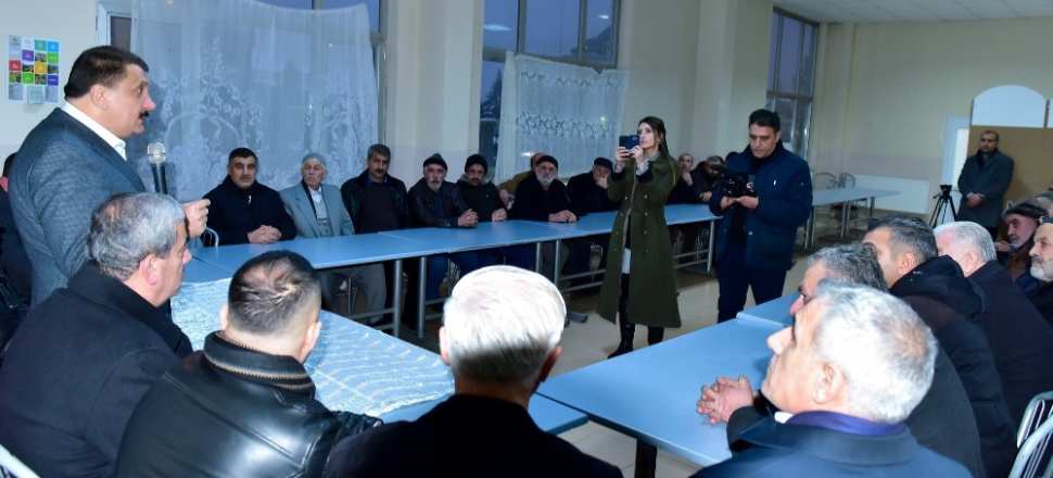 Malatya'da Gürkan, mahallelilerin sorunlarına ortak oldu