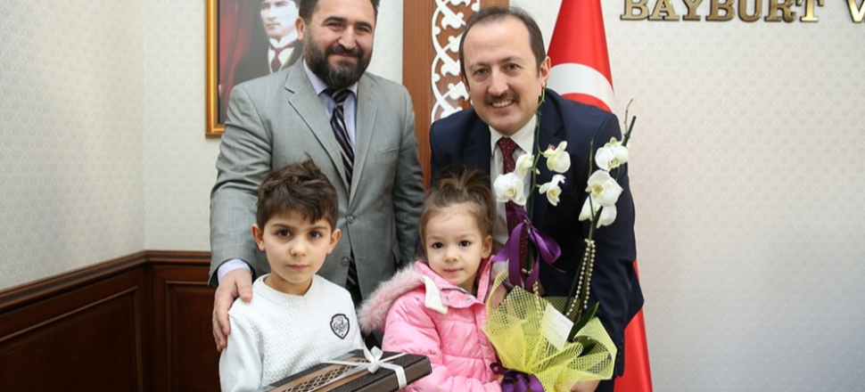 Bayburt'ta minik yüreklerden Yemen için anlamlı destek