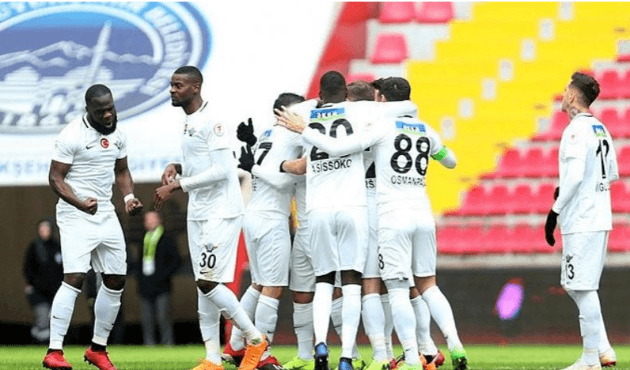 Son şampiyon avantajı kaptı!