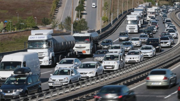 İstanbul'a dönüş çilesi bitmek bilmiyor