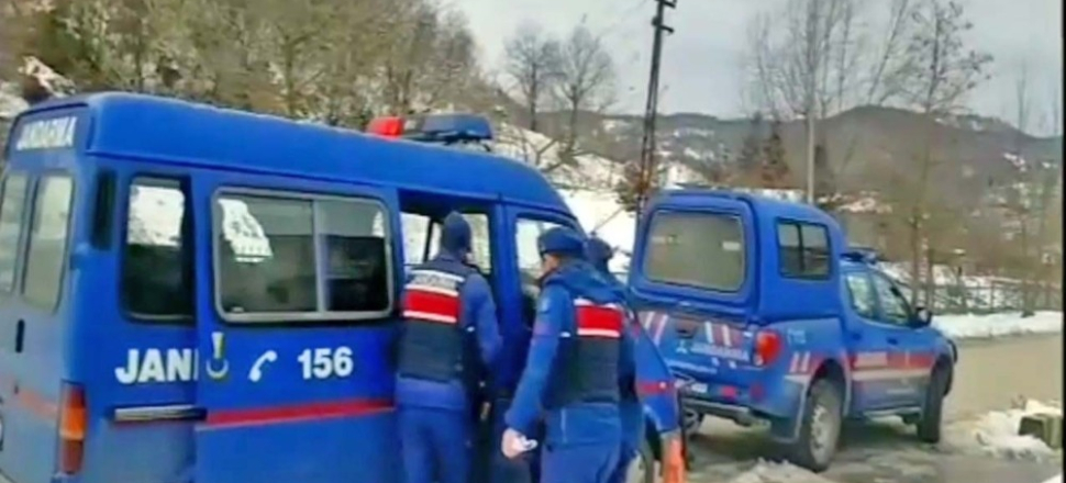 Bartın jandarmadan 97 noktaya eş zamanlı baskın