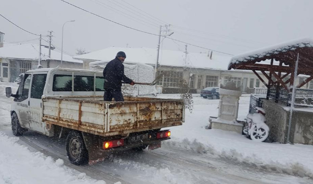 Kütahya Emet Belediyesi’nin kar temizleme çalışmaları