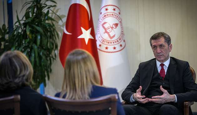 Bakan Selçuk'tan velilere ev ödevi uyarısı!