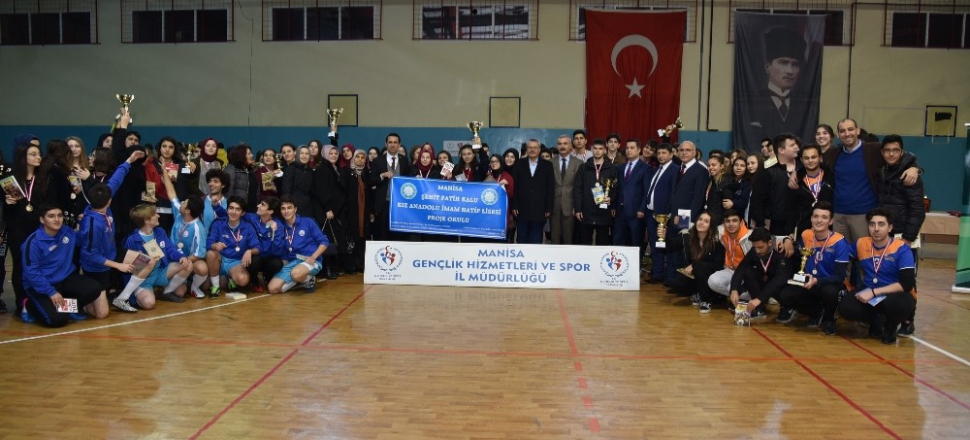 Manisa'da gençler sporla bir araya geldi