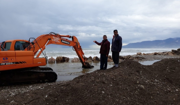 Antalya Kumluca Göksu Deresine dalgakıran talebi