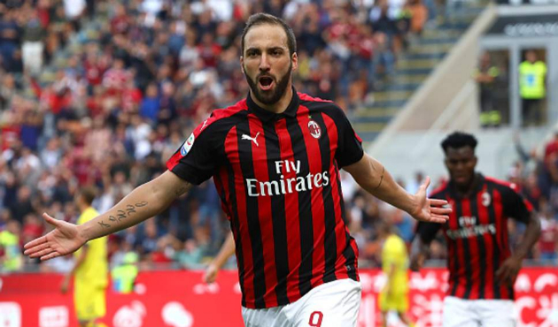 Higuain adım adım Premier Lig'e!