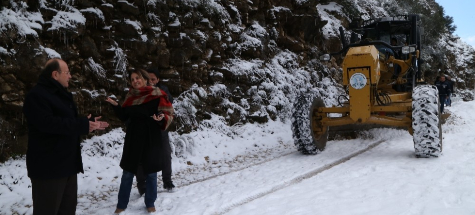 Aydın Efeler’de karla mücadele aralıksız sürüyor