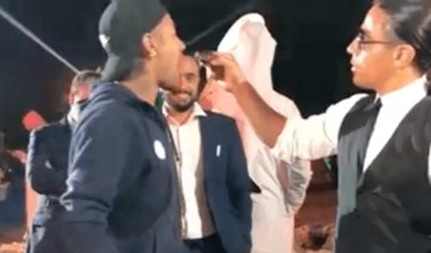 Nusret, Neymar'ı elleriyle besledi!