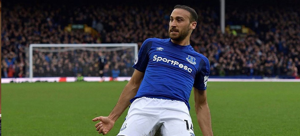Cenk Tosun geleceği için kararını verdi