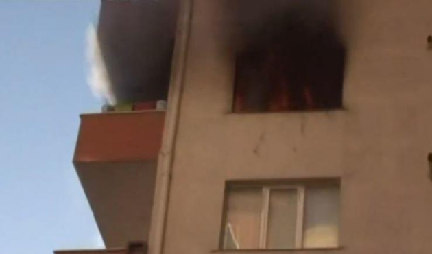 İstanbul'da 11 katlı binada yangın!