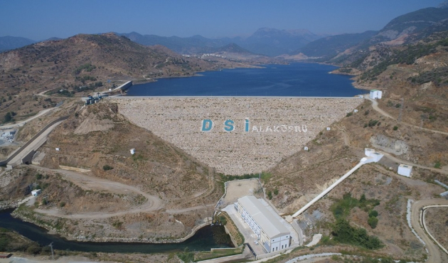 Mersin'de tamamen dolan barajın kapakları açıldı!