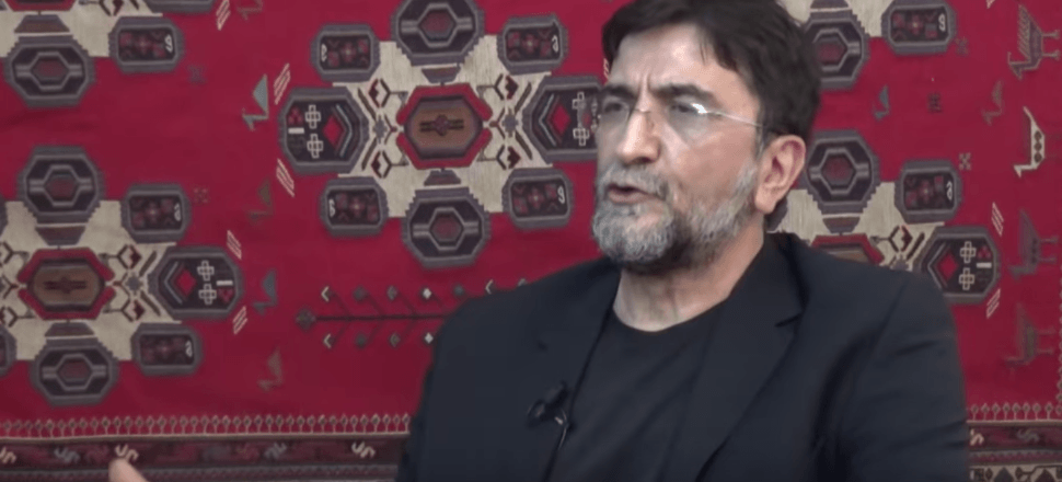 "O önden gitsin de anasının a**** görsün!"